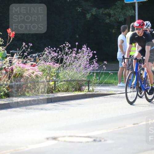 08.09.2024 - Stadtparktriathlon Zöllner http://msf.ph/oto/7025691 08.09.2024 10:49:35 Radfahren 311, 322, 335, 369, 375, 383, 398, 427 meine-sportfotos.de
