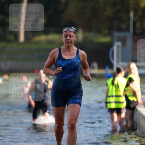 08.09.2024 - Stadtparktriathlon Michael Strokosch http://msf.ph/oto/7025696 08.09.2024 09:50:52 Schwimmen 223, 242 meine-sportfotos.de