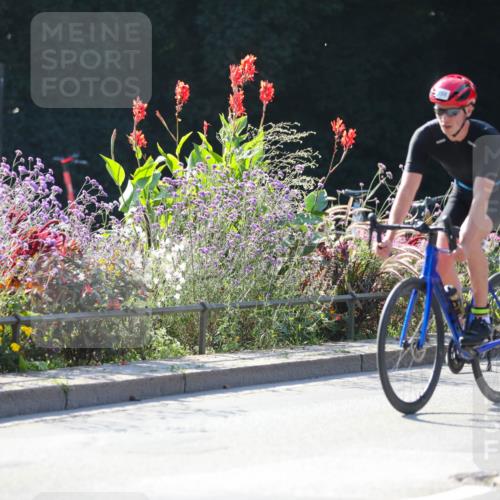 08.09.2024 - Stadtparktriathlon Zöllner http://msf.ph/oto/7025697 08.09.2024 10:49:35 Radfahren 311, 322, 335, 369, 375, 383, 398, 427 meine-sportfotos.de