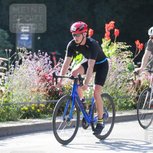 08.09.2024 - Stadtparktriathlon Zöllner http://msf.ph/oto/7025701 08.09.2024 10:49:35 Radfahren 311, 322, 335, 369, 375, 383, 398, 427 meine-sportfotos.de