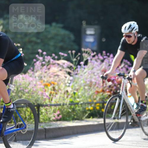 08.09.2024 - Stadtparktriathlon Zöllner http://msf.ph/oto/7025706 08.09.2024 10:49:36 Radfahren 311, 321, 322, 335, 369, 375, 383, 398, 427 meine-sportfotos.de