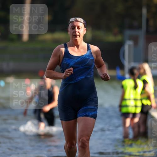 08.09.2024 - Stadtparktriathlon Michael Strokosch http://msf.ph/oto/7025717 08.09.2024 09:50:52 Schwimmen 223, 242 meine-sportfotos.de