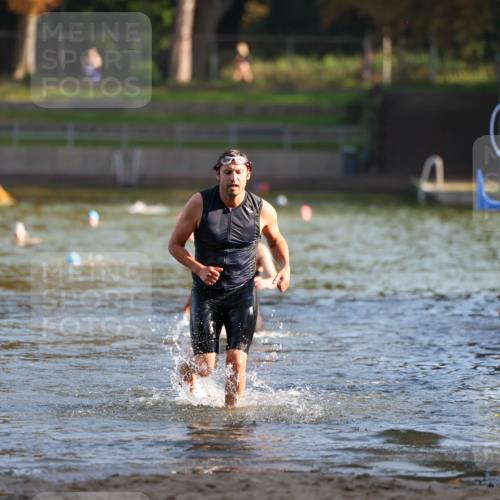 08.09.2024 - Stadtparktriathlon Michael Strokosch http://msf.ph/oto/7025722 08.09.2024 09:50:55 Schwimmen 223, 232, 242 meine-sportfotos.de