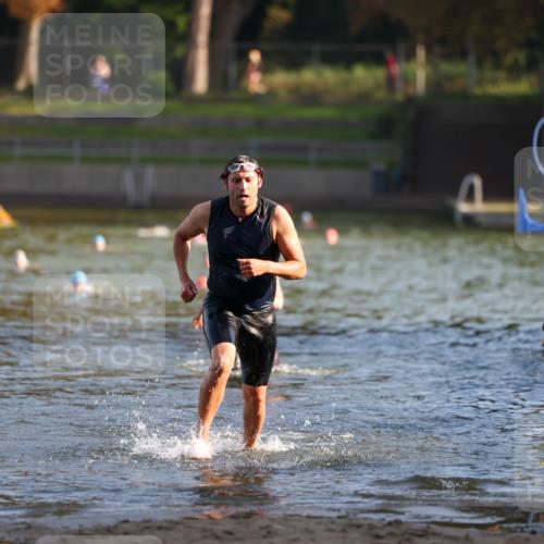 08.09.2024 - Stadtparktriathlon Michael Strokosch http://msf.ph/oto/7025726 08.09.2024 09:50:55 Schwimmen 223, 232, 242 meine-sportfotos.de