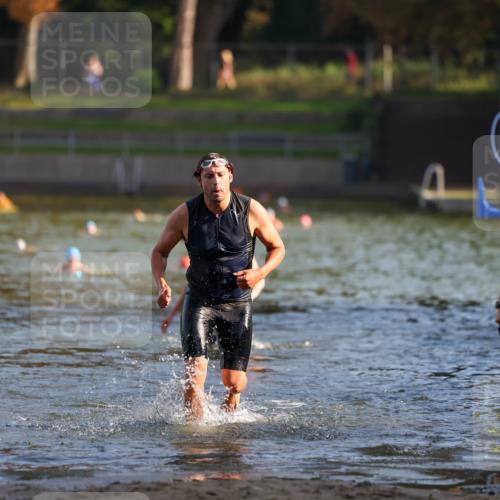08.09.2024 - Stadtparktriathlon Michael Strokosch http://msf.ph/oto/7025731 08.09.2024 09:50:55 Schwimmen 223, 232, 242 meine-sportfotos.de