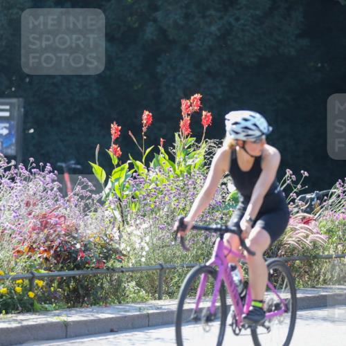 08.09.2024 - Stadtparktriathlon Zöllner http://msf.ph/oto/7025741 08.09.2024 10:49:43 Radfahren 304, 311, 321, 322, 335, 369, 460 meine-sportfotos.de