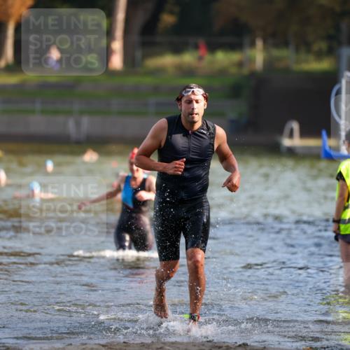 08.09.2024 - Stadtparktriathlon Michael Strokosch http://msf.ph/oto/7025761 08.09.2024 09:50:56 Schwimmen 223, 232 meine-sportfotos.de