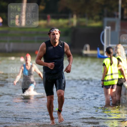 08.09.2024 - Stadtparktriathlon Michael Strokosch http://msf.ph/oto/7025769 08.09.2024 09:50:57 Schwimmen 223, 232 meine-sportfotos.de