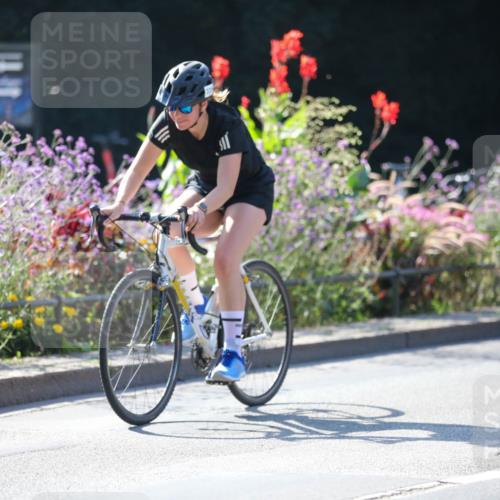 08.09.2024 - Stadtparktriathlon Zöllner http://msf.ph/oto/7025770 08.09.2024 10:49:46 Radfahren 284, 304, 311, 317, 321, 322, 335, 369, 460 meine-sportfotos.de