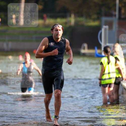08.09.2024 - Stadtparktriathlon Michael Strokosch http://msf.ph/oto/7025774 08.09.2024 09:50:57 Schwimmen 223, 232 meine-sportfotos.de