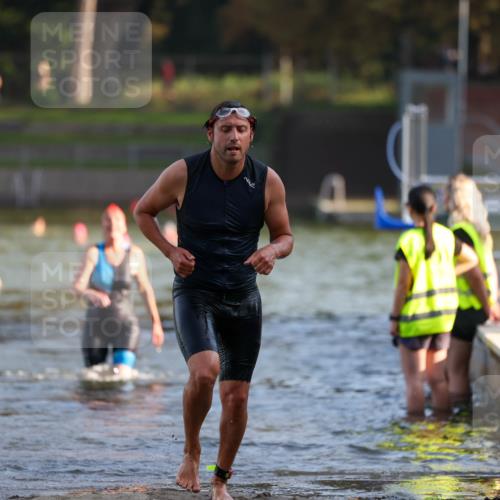 08.09.2024 - Stadtparktriathlon Michael Strokosch http://msf.ph/oto/7025779 08.09.2024 09:50:57 Schwimmen 223, 232 meine-sportfotos.de