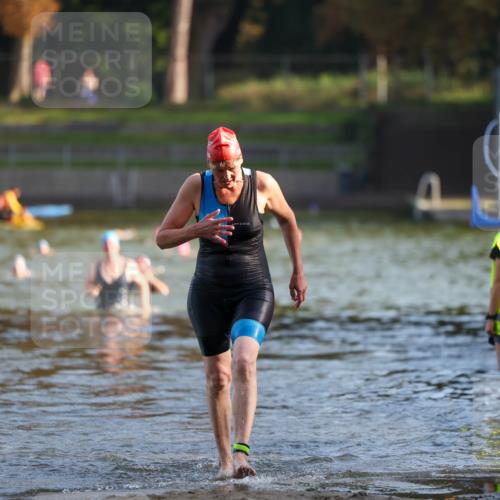 08.09.2024 - Stadtparktriathlon Michael Strokosch http://msf.ph/oto/7025822 08.09.2024 09:51:04 Schwimmen 232 meine-sportfotos.de