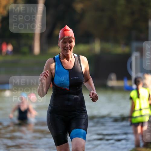 08.09.2024 - Stadtparktriathlon Michael Strokosch http://msf.ph/oto/7025855 08.09.2024 09:51:08 Schwimmen 232 meine-sportfotos.de