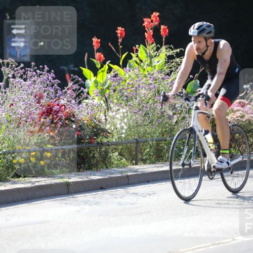 08.09.2024 - Stadtparktriathlon Zöllner http://msf.ph/oto/7025861 08.09.2024 10:50:03 Radfahren 313, 323, 340, 354, 368, 420, 433 meine-sportfotos.de