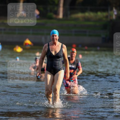08.09.2024 - Stadtparktriathlon Michael Strokosch http://msf.ph/oto/7025872 08.09.2024 09:51:22 Schwimmen 227, 249 meine-sportfotos.de