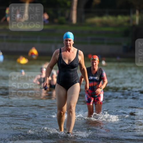 08.09.2024 - Stadtparktriathlon Michael Strokosch http://msf.ph/oto/7025895 08.09.2024 09:51:23 Schwimmen 227, 249 meine-sportfotos.de
