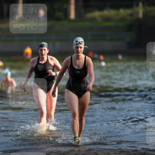 08.09.2024 - Stadtparktriathlon Michael Strokosch http://msf.ph/oto/7025970 08.09.2024 09:51:40 Schwimmen 209, 218 meine-sportfotos.de