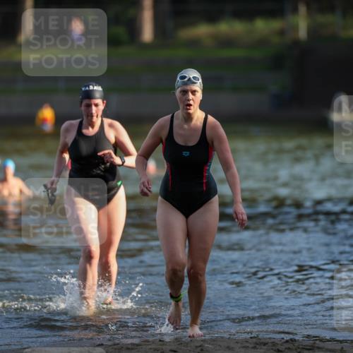 08.09.2024 - Stadtparktriathlon Michael Strokosch http://msf.ph/oto/7025983 08.09.2024 09:51:41 Schwimmen 209, 218 meine-sportfotos.de