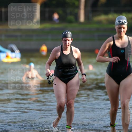 08.09.2024 - Stadtparktriathlon Michael Strokosch http://msf.ph/oto/7025990 08.09.2024 09:51:42 Schwimmen 209, 218 meine-sportfotos.de