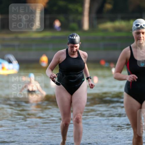 08.09.2024 - Stadtparktriathlon Michael Strokosch http://msf.ph/oto/7025999 08.09.2024 09:51:42 Schwimmen 209, 218 meine-sportfotos.de