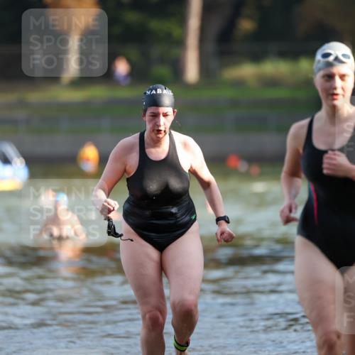 08.09.2024 - Stadtparktriathlon Michael Strokosch http://msf.ph/oto/7026001 08.09.2024 09:51:43 Schwimmen 209, 218 meine-sportfotos.de