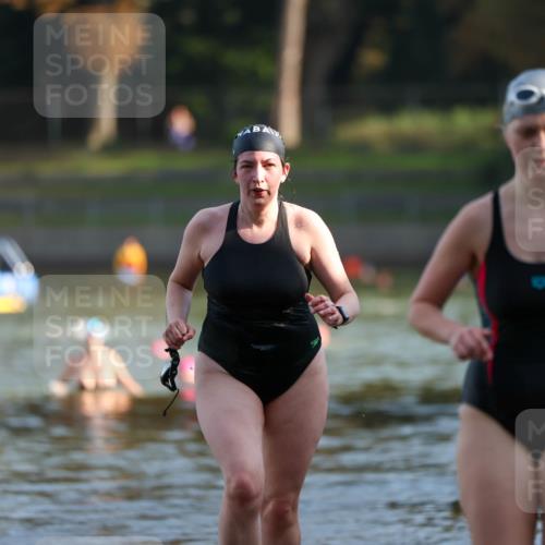 08.09.2024 - Stadtparktriathlon Michael Strokosch http://msf.ph/oto/7026005 08.09.2024 09:51:43 Schwimmen 209, 218 meine-sportfotos.de
