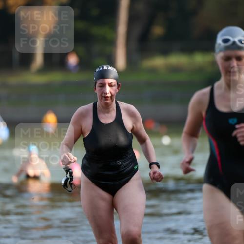 08.09.2024 - Stadtparktriathlon Michael Strokosch http://msf.ph/oto/7026008 08.09.2024 09:51:44 Schwimmen 209, 218 meine-sportfotos.de