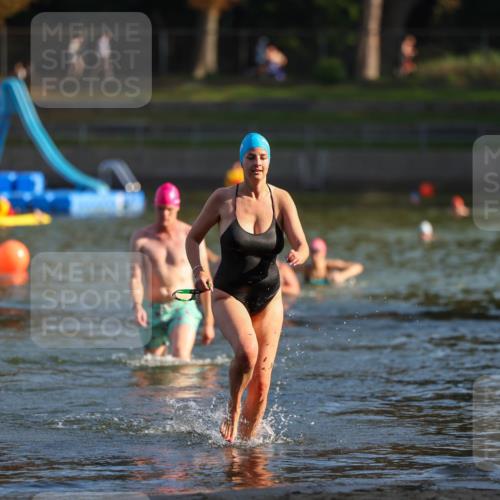 08.09.2024 - Stadtparktriathlon Michael Strokosch http://msf.ph/oto/7026053 08.09.2024 09:52:00 Schwimmen 219 meine-sportfotos.de
