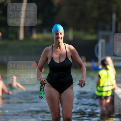08.09.2024 - Stadtparktriathlon Michael Strokosch http://msf.ph/oto/7026099 08.09.2024 09:52:03 Schwimmen 202, 219, 253 meine-sportfotos.de