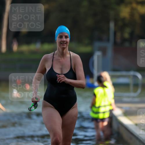 08.09.2024 - Stadtparktriathlon Michael Strokosch http://msf.ph/oto/7026102 08.09.2024 09:52:03 Schwimmen 202, 219, 253 meine-sportfotos.de