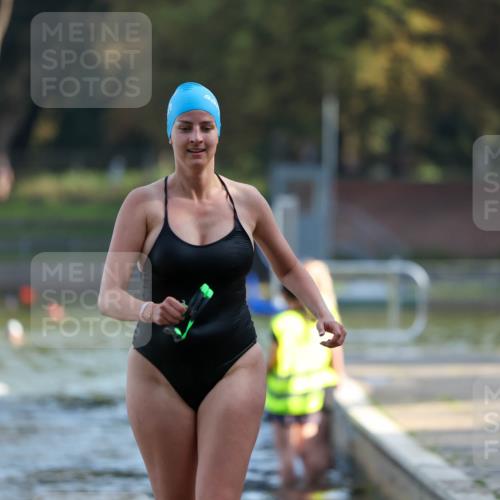 08.09.2024 - Stadtparktriathlon Michael Strokosch http://msf.ph/oto/7026106 08.09.2024 09:52:03 Schwimmen 202, 219, 253 meine-sportfotos.de