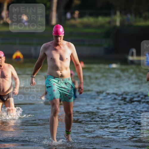 08.09.2024 - Stadtparktriathlon Michael Strokosch http://msf.ph/oto/7026134 08.09.2024 09:52:09 Schwimmen 202, 253 meine-sportfotos.de