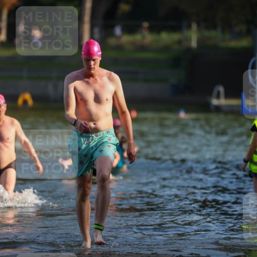 08.09.2024 - Stadtparktriathlon Michael Strokosch http://msf.ph/oto/7026138 08.09.2024 09:52:09 Schwimmen 202, 253 meine-sportfotos.de