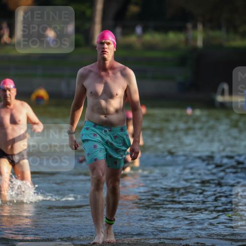 08.09.2024 - Stadtparktriathlon Michael Strokosch http://msf.ph/oto/7026146 08.09.2024 09:52:10 Schwimmen 202, 253 meine-sportfotos.de