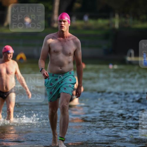 08.09.2024 - Stadtparktriathlon Michael Strokosch http://msf.ph/oto/7026155 08.09.2024 09:52:11 Schwimmen 202, 210, 253 meine-sportfotos.de