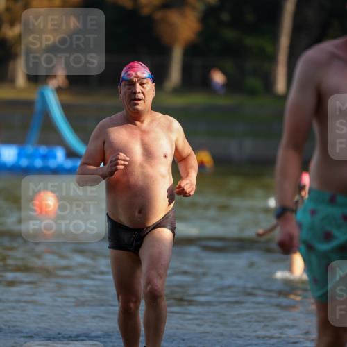 08.09.2024 - Stadtparktriathlon Michael Strokosch http://msf.ph/oto/7026172 08.09.2024 09:52:15 Schwimmen 202, 210, 233, 253 meine-sportfotos.de