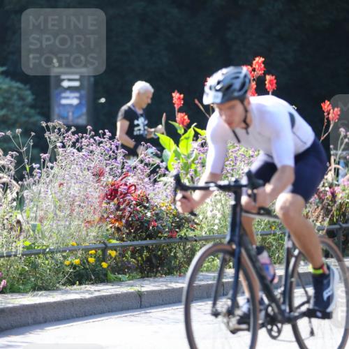 08.09.2024 - Stadtparktriathlon Zöllner http://msf.ph/oto/7026176 08.09.2024 10:50:55 Radfahren 276, 329, 332, 360, 453, 457, 459 meine-sportfotos.de