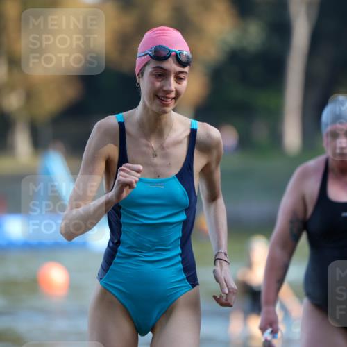 08.09.2024 - Stadtparktriathlon Michael Strokosch http://msf.ph/oto/7026276 08.09.2024 09:52:26 Schwimmen 210, 233, 246 meine-sportfotos.de