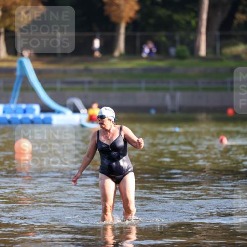 08.09.2024 - Stadtparktriathlon Michael Strokosch http://msf.ph/oto/7026346 08.09.2024 09:53:02 Schwimmen 235 meine-sportfotos.de