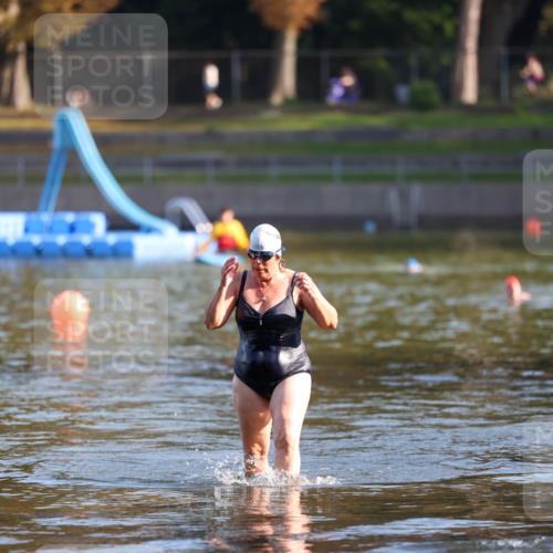 08.09.2024 - Stadtparktriathlon Michael Strokosch http://msf.ph/oto/7026357 08.09.2024 09:53:03 Schwimmen 235 meine-sportfotos.de