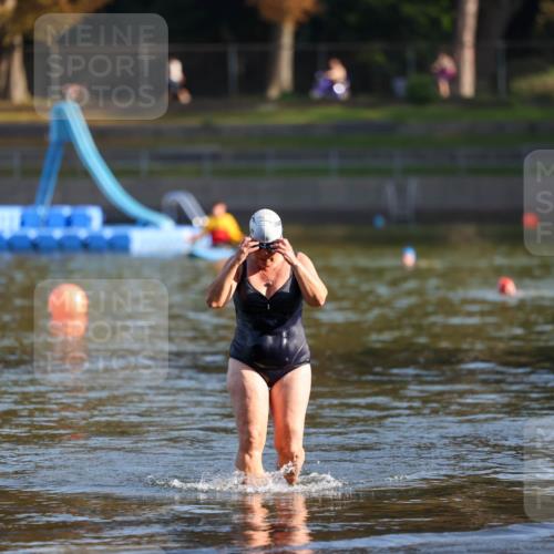 08.09.2024 - Stadtparktriathlon Michael Strokosch http://msf.ph/oto/7026371 08.09.2024 09:53:04 Schwimmen 235 meine-sportfotos.de
