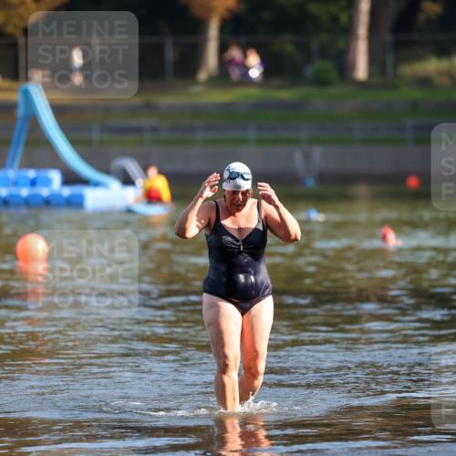 08.09.2024 - Stadtparktriathlon Michael Strokosch http://msf.ph/oto/7026386 08.09.2024 09:53:05 Schwimmen 235 meine-sportfotos.de