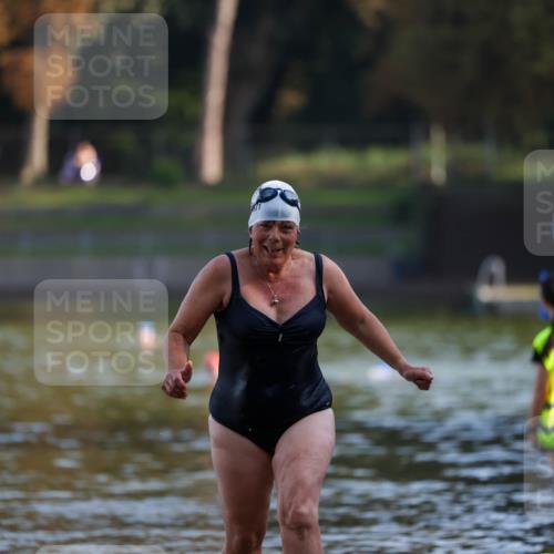08.09.2024 - Stadtparktriathlon Michael Strokosch http://msf.ph/oto/7026426 08.09.2024 09:53:10 Schwimmen 235 meine-sportfotos.de