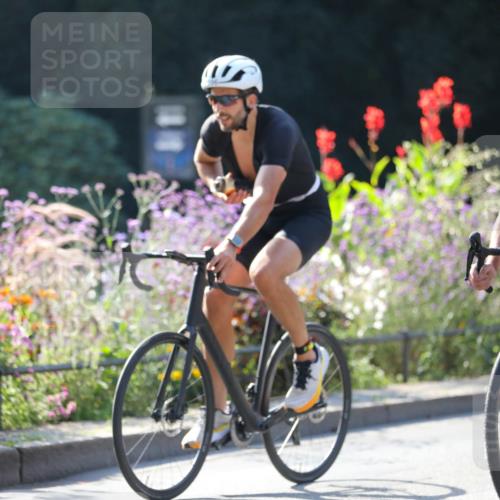 08.09.2024 - Stadtparktriathlon Zöllner http://msf.ph/oto/7026433 08.09.2024 10:51:53 Radfahren 252, 349, 396, 400, 426, 430, 436, 452, 455, 462 meine-sportfotos.de
