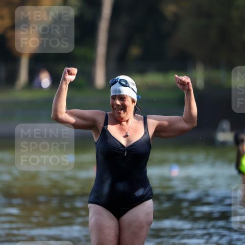 08.09.2024 - Stadtparktriathlon Michael Strokosch http://msf.ph/oto/7026436 08.09.2024 09:53:10 Schwimmen 235 meine-sportfotos.de