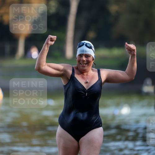 08.09.2024 - Stadtparktriathlon Michael Strokosch http://msf.ph/oto/7026449 08.09.2024 09:53:11 Schwimmen 235 meine-sportfotos.de