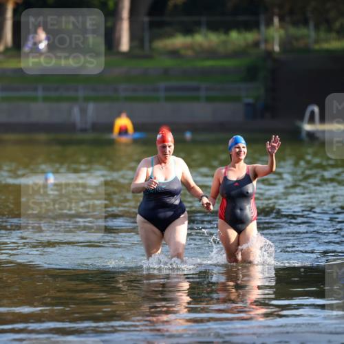 08.09.2024 - Stadtparktriathlon Michael Strokosch http://msf.ph/oto/7026469 08.09.2024 09:53:44 Schwimmen 251, 254 meine-sportfotos.de