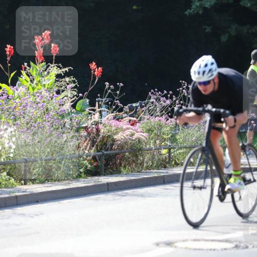 08.09.2024 - Stadtparktriathlon Zöllner http://msf.ph/oto/7026477 08.09.2024 10:51:58 Radfahren 252, 349, 400, 426, 430, 436, 455, 462 meine-sportfotos.de