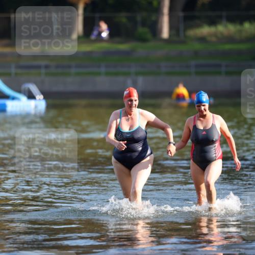 08.09.2024 - Stadtparktriathlon Michael Strokosch http://msf.ph/oto/7026496 08.09.2024 09:53:46 Schwimmen 251, 254 meine-sportfotos.de