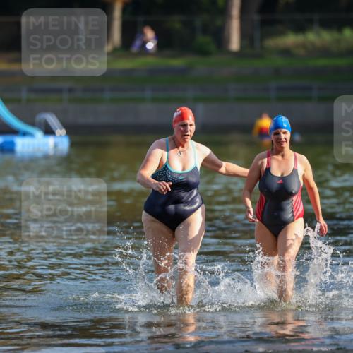 08.09.2024 - Stadtparktriathlon Michael Strokosch http://msf.ph/oto/7026502 08.09.2024 09:53:47 Schwimmen 251, 254 meine-sportfotos.de